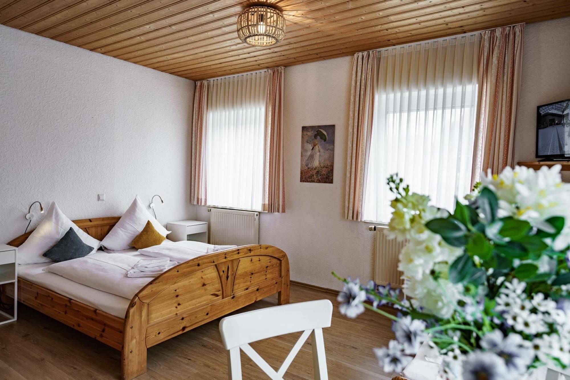 Landgasthof Ochsen Neresheim Εξωτερικό φωτογραφία