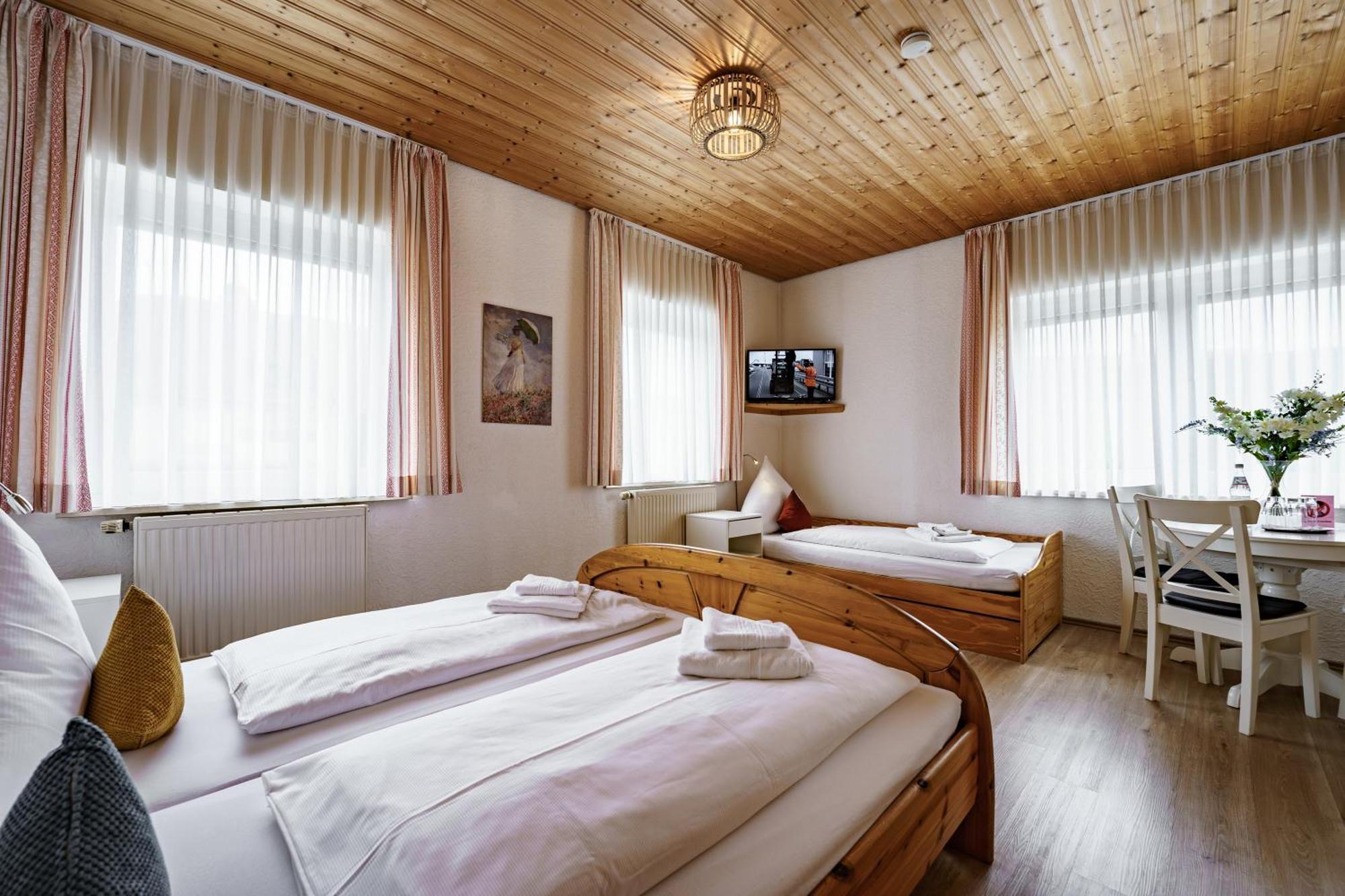 Landgasthof Ochsen Neresheim Εξωτερικό φωτογραφία